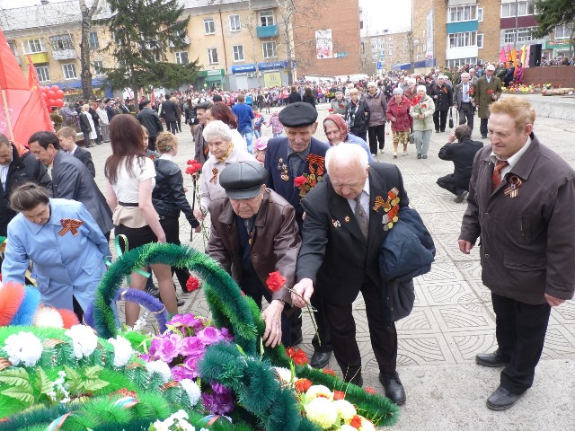 Возложение венков и цветов в Парке Победы. 9 мая 2013 года