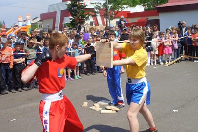 Показательные выступления юных спортсменов